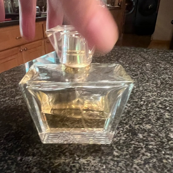 GUESS seductive/  perfume. Excellent floral light scent. Very fresh scent - Picture 5 of 7